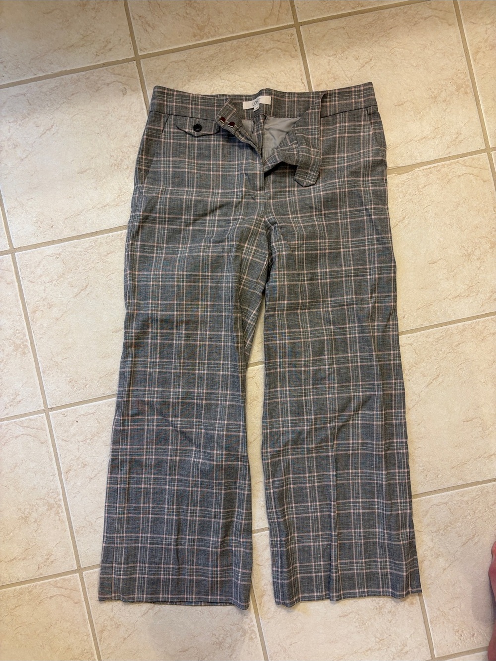 LOFT Gray Plaid Cropped Dress Pants